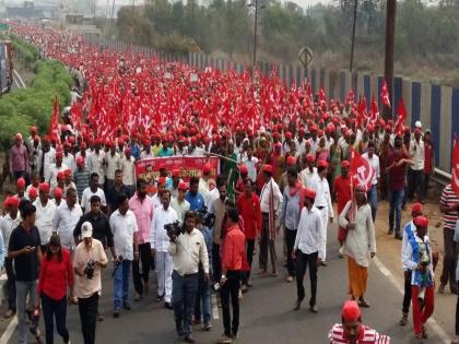 Kisan Long March: The country's heavy rain hit the Legislative Assembly and finally came to the government | Kisan Long March : देशाचा पोशिंदा विधानभवनावर धडकला अन् अखेर सरकारला आली जाग