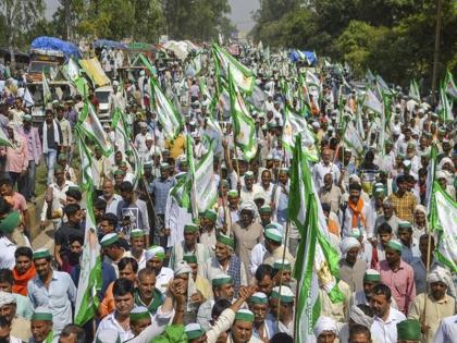 kisan kranti padyatra modi government agrees over four demands | Kisan Kranti Padyatra: राजनाथ सिंहांची शिष्टाई; शेतकऱ्यांच्या चार मागण्या मोदी सरकारकडून मान्य