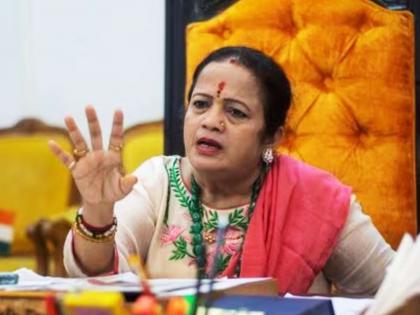 In an attempt to take credit, the Mahayuti government put Mumbaikars in danger - Kishori Pednekar | श्रेय घेण्याच्या प्रयत्नात महायुती सरकारने मुंबईकरांना धोक्यात घातले- किशोरी पेडणेकर In an attempt to take credit, the Mahayuti government put Mumbaikars in danger - Kishori Pednekar | श्रेय घेण्याच्या प्रयत्नात महायुती सरकारने मुंबईकरांना धोक्यात घातले- किशोरी पेडणेकर