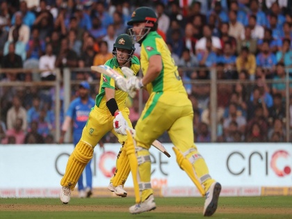 India vs Australia, 1st ODI : Mumbai's Makar Sankranti festival celebrations led to an unusual delay in the first match | India vs Australia : असं भारतातच घडू शकतं; ...म्हणून पहिल्या सामन्यात व्यत्यय!