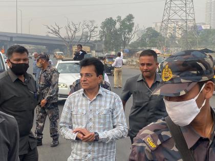 BJP leader Kirit Somaiya was stopped by the police at Kashedi Ghat | Kirit Somaiya: मंत्री परबांचे रिसॉर्ट पाडण्यासाठी निघालेल्या सोमय्यांना पोलिसांनी कशेडी घाटातच रोखले