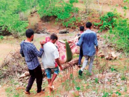 No road, no ambulance, the delivery took place in the forest; Incident in Nandurbar | ना रस्ता, ना रुग्णवाहिका, जंगलातच झाली प्रसूती; नंदुरबारमधील घटना