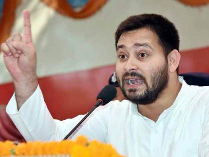 lok sabha elections 2019 tejashwi yadav slams pm modi and nitish kumar | 'लोकसभा निकालानंतर मोदी-नितीश कुमार यांचे पक्ष डायनासोरसारखे लुप्त होणार'