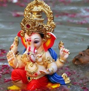 Ganpati Visarjan 2022 : लाडक्या बाप्पाचे विसर्जन करताना 'या' ५ गोष्टी लक्षात ठेवा; बाप्पा नक्की होतील आनंदी
