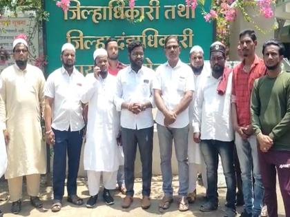 Muslim community in Solapur is aggressive against Nupur Sharma and Naveen Kumar Jindal |  नुपूर शर्मा अन् नवीन कुमार जिंदाल विरोधात सोलापुरातील मुस्लिम समाज आक्रमक 