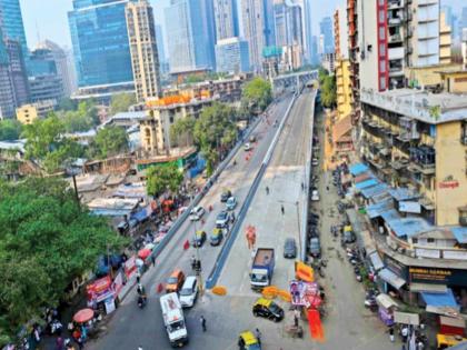 After opening one lane of the Lower Paral flyover from June 1, the other lane was to be opened by September 18. | पूल गुरूवारी सुरू, शुक्रवारी बंद; लोअर परळमध्ये उद्घाटनाच्या वादात मुंबईकरांचे हाल