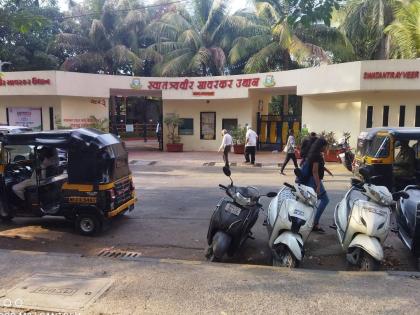 A Gujarati-language nameplate at a municipal park in Borivali sparked controversy | बोरिवलीतील पालिकेच्या उद्यानातील गुजराती भाषेतील नामफलकाने वाद उफाळला