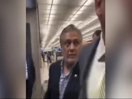 viral video of pakistan finance minister ishaq dar called chor chor at us airport american airport imf loan | Pakistan Finance Minister : 'चोर चोर'च्या घोषणा अन् शिविगाळ! पाकच्या अर्थमंत्र्याचा अमेरिकेत झाला अपमान, Video