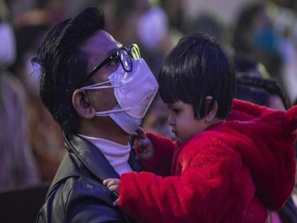 Punekar tired of coughing! Air pollution increased due to thousands of vehicles on the roads | पुणेकर खोकल्याने बेजार! हजारो वाहने रस्त्यांवर आल्याने वाढले वायू प्रदूषण