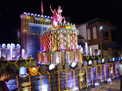 Renovation of full size statue of Shivaji Maharaj at Kodoli | कोडोलीत शिवाजी महाराजांच्या पुर्णाकृती पुतळ्याचे नुतनीकरण