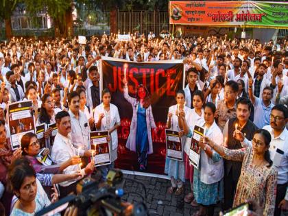 Kolkata Rape Case: Only one cloth on the body and...victim's mother tells the entire incident of that day | तिच्या अंगावर फक्त एकच कपडा अन्...पीडितेच्या आईने सांगितला त्या दिवसाचा संपूर्ण घटनाक्रम