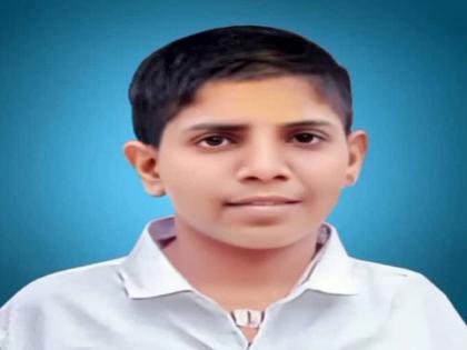 Abhishek Dattatray Londhe, a young man from Uchgaon, who was undergoing treatment for kidney disease for the last two years finally died | गेली अडीच वर्षे सुरु होते उपचार, जगलो तर उचगावची निवडणूक लढवीन म्हणणारा अभ्या गेला, गावासह रुग्णालयही हळहळले