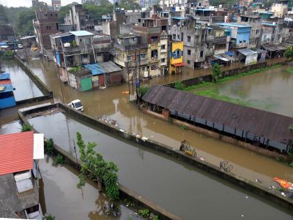 Flood water will flow into Kolhapur city, Shelter centers for displaced citizens at five locations | Kolhapur Flood: महापुराचे पाणी शहरात शिरले, नागरिकांचे धाबे दणाणले; निवारा केंद्रे कुठे..जाणून घ्या