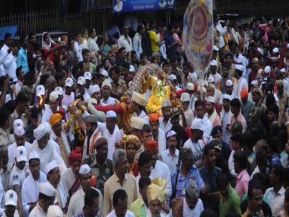 Varunaraja's testimony shows the Shahi Dasara ceremony in Kolhapur | वरुणराजाच्या साक्षीने रंगला कोल्हापुरातील शाही दसरा सोहळा