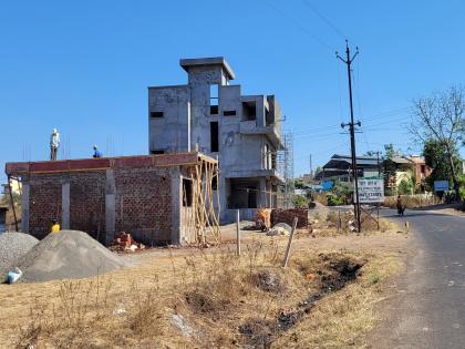 Large scale construction in villages near Kolhapur city | हद्दवाढीची भीती, कोल्हापूर शहरालगतच्या गावांत बांधकामांचा धडाका 