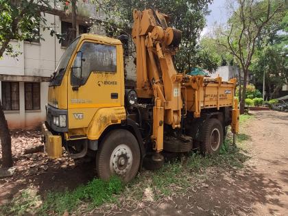 Kolhapur: उसाचा वजनकाटा तपासणीचे दीड कोटींची हायड्रोलिक क्रेन गेली गंजून, काटामारी चव्हाट्यावर तरी दुर्लक्ष Kolhapur: उसाचा वजनकाटा तपासणीचे दीड कोटींची हायड्रोलिक क्रेन गेली गंजून, काटामारी चव्हाट्यावर तरी दुर्लक्ष