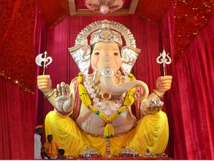 Darshan of Lord Ganesha opened at Shivaji Chowk in Kolhapur | कोल्हापूर: शिवाजी चौकातील महागणपतीचे दर्शन खुले, यंदा प्रथमच मोडली राजकीय टोलेबाजीची परंपरा