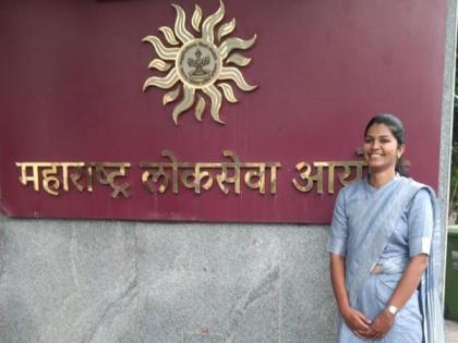 Mayuri Patil of Mankatrewadi has been promoted to the post of PSI while working | Kolhapur: नोकरी करत मानकात्रेवाडीच्या मयूरी पाटीलची पीएसआयपदाला गवसणी