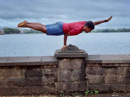 Yoga Asana Lessons in Kolhapur Throughout the year, the number of yoga practitioners increased | कोल्हापुरात योगासनाचे धडे वर्षभर, योगा करणाऱ्यांची संख्या वाढली 