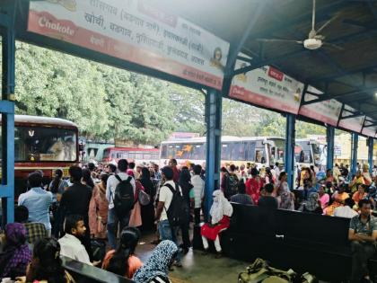 800 trips on various routes canceled in Kolhapur district due to strike of ST employees | ST Strike: कोल्हापूर जिल्ह्यात विविध मार्गावरील ८०० फेऱ्या रद्द, संपात सहभागी कर्मचाऱ्यांवर कारवाई होणार ?