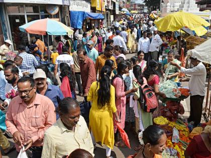 Kolhapur: Lakshmi Pujan with a bang in Kolhapur, Deepotsava begins with Abhyangasnana | Kolhapur: कोल्हापूरात दणक्यात लक्ष्मीपूजन, दीपोत्सवाला अभ्यंगस्नानाने प्रारंभ