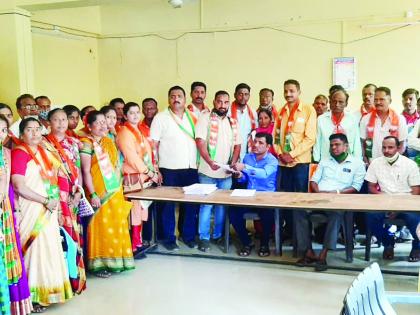 Kolgaon Gram Panchayat: BJP filed nomination papers with a show of strength | कोलगाव ग्रामपंचायत : भाजपकडून शक्तिप्रदर्शनाने उमेदवारी अर्ज दाखल