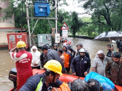 Kolhapur District Collector urges people to move to safe places and cooperate with administration | लोकांनी सुरक्षित ठिकाणी स्थलांतरीत होऊन प्रशासनास सहकार्य करावे, कोल्हापूरच्या जिल्हाधिकाऱ्यांचे आवाहन