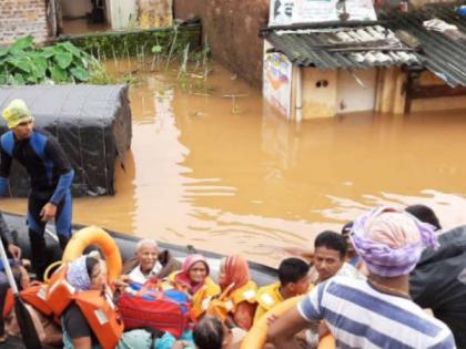 441 temporary shelter centers in the state for flood victims; more than 4 lakh peoples did immigrants | पूरग्रस्तांसाठी राज्यात ४४१ तात्पुरता निवारा केंद्रे; साडेचार लाख लोकांना केलं स्थलांतरित