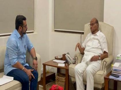 Maharashtra Political Crisis amol kolhe first reaction after meeting with sharad pawar | 'साहेब राजीनामा द्यायचा...; अमोल कोल्हेंनी शरद पवारांची घेतली भेट,म्हणाले, ....