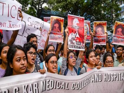 Another name has come in the Kolkata rape-murder case, who is Dr. Debasish Shome | कोलकाता बलात्कार-हत्या प्रकरणात आता आणखी एक नाव आलं समोर, कोण आहे डॉक्टर देबासीश शोम?