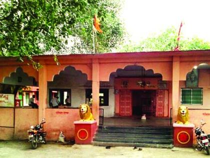 Mahadev Temple at Kolavad on the bank of Penganga | पैनगंगेच्या तीरावरील कोलवड येथील महादेव मंदिर