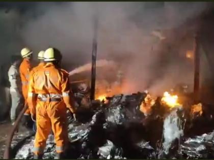 Fire at scrap yard in Kolwal; The fire that happened here last year also goa news | कोलवाळ येथे भंगार अड्ड्याला आग; गेल्यावर्षीही इथेच झालेला अग्नितांडव