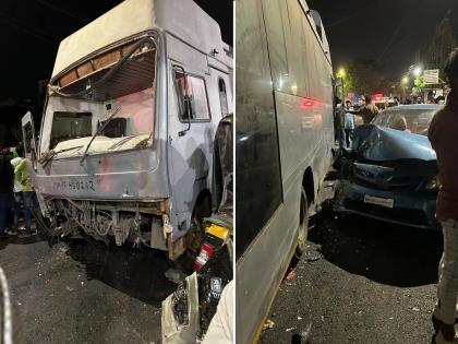 Vanity bus brake failure in Pune; Two killed in an accident, six vehicles hit! | पुण्यात ‘व्हॅनिटी बस’चा ब्रेक फेल; अपघातात दोन ठार, सहा वाहनांना धडक!