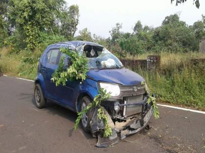 Accidents in Malvan, 2 people seriously injured in car accident in Pune | पुण्यातील पर्यटकांच्या कारला मालवणमध्ये अपघात, 2 जण गंभीर जखमी  