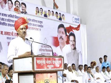 Who does not know in Maharashtra and went to campaign in Karnataka, Leader of Opposition Ajit Pawar criticizes Chief Minister, Deputy Chief Minister | ..अन् निघाले कर्नाटकात प्रचाराला; अजित पवारांनी मुख्यमंत्री, उपमुख्यमंत्र्यांसह सरकारवर डागली तोफ