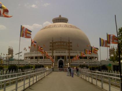 Obeisance to Tathagata Buddha and Mahamanv of millions of people; Enthusiasm of Dhammachakra Pravanta at Dikshabhumi | लाखाेंच्या जनसागराचे तथागत बुद्ध व महामानवाला वंदन; दीक्षाभूमीवर धम्मचक्र प्रवर्तनाचा उत्साह