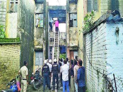 Stairs collapse along with roof of workers' residence in Chankapur colony of Vekoli | कामगारांच्या निवासस्थानाच्या छतासह पायऱ्या काेसळल्या; वेकाेलिच्या चनकापूर वसाहतीतील घटना