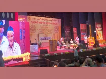 Inauguration of Centenary Festival of Nagpur University in the presence of Governor Bhagat Singh Koshari | देशाचे चित्र बदलले.. भारताचे पंतप्रधान आता जगातील नेत्याच्या पाठीवर हात ठेवतात : राज्यपाल कोश्यारी