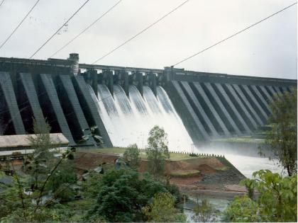 Koyna Dam 99 percent full, water storage at 104 TMC!  | कोयना धरण ९९ टक्के भरले, पाणीसाठा १०४ टीएमसीवर! 