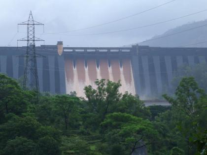 Low discharge from Koyne, dam storage at 72 tmc, rains clear | कोयनेतून विसर्ग कमी, धरणसाठा ७२ टीएमसीवर, पावसाची उघडझाप