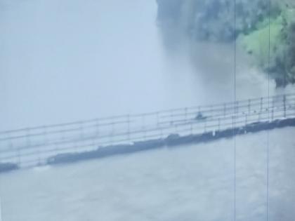 Heavy rain in Satara district, water release from Koyna dam increased, old Sangamnagar bridge submerged | सातारा जिल्ह्यात जोर’धार’, कोयना धरणातून पाण्याचा विसर्ग वाढविला, जुना संगमनगर धक्का पूल पाण्याखाली Heavy rain in Satara district, water release from Koyna dam increased, old Sangamnagar bridge submerged | सातारा जिल्ह्यात जोर’धार’, कोयना धरणातून पाण्याचा विसर्ग वाढविला, जुना संगमनगर धक्का पूल पाण्याखाली