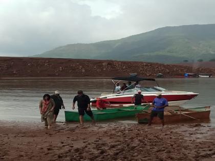 Tourists will get to experience the thrill of modern boating in the Shivsagar reservoir of Koyna Dam | कोयना धरणाच्या शिवसागर जलाशयात पर्यटकांना आधुनिक बोटिंगचा थरार अनुभवायला मिळणार