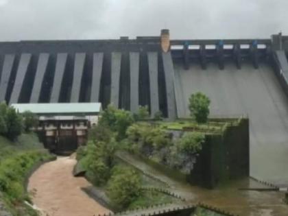 Rain continues in the western part of Satara district, Navaja rains three thousand; 57 TMC storage in Koyna Dam | Satara: नवजाचा पाऊस तीन हजारी; कोयना ६० टीएमसीच्या उंबरठ्यावर, विसर्ग सुरूच