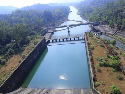 A reservoir of water coming out of Koyna river emergency valve puts nothing into danger to the power house | कोयनेच्या आपात्कालीन झडपेतून बाहेर पडणाऱ्या पाण्याचा जलाशय, वीजगृहाला धोका नाही!