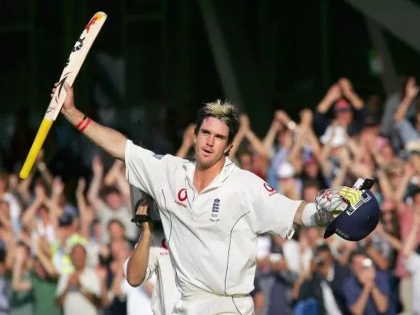 Kevin Pietersen is in England's best Test XI | वादग्रस्त केव्हीन पीटरसन इंग्लंडच्या सर्वोत्तम कसोटी संघात