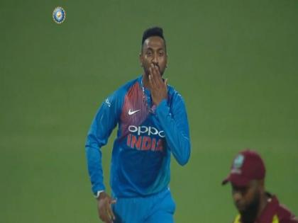 IND vs WIN 1st T20: Krishnal Pandya take first wicket, out pollard | IND vs WIN 1st T20 : कृणाल पांड्या 'KP' ला घाबरला, पण जिद्द सोडली नाही