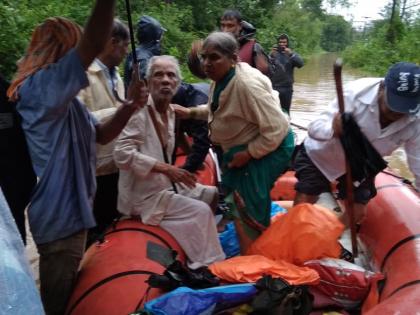 Revenue Department starts distributing aid to flood victims; 5,000 in cash and 10 thousand in bank for Kolhapur, Satara, Sangli flood | Maharashtra Flood: महसूल विभागाकडून पूरग्रस्तांना मदतीचं वाटप सुरु; 5 हजार रोख तर 10 हजार बँकेत जमा होणार 