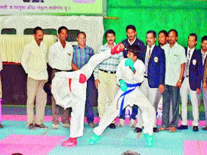 170 Karate Cupchers participated in taluka-level karate competition | तालुकास्तरीय कराटे स्पर्धेत १७० कराटेपटूंचा सहभाग