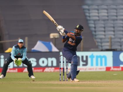 IND vs ENG, 1st ODI : Krunal Pandya hit fastest fifty on ODI debut (26 balls) | IND vs ENG, 1st ODI : कृणाल पांड्याचा पदार्पणात विक्रम, २६ चेंडूंत पूर्ण केलं अर्धशतक