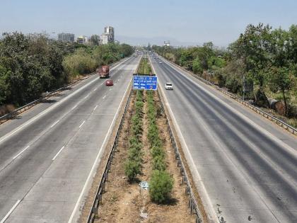 Coronavirus: no traffic on mumbai pune Express highway; Peoples in fear hrb | Coronavirus: न भूतो! विकेंड असूनही लोक घरातच थांबले; एक्स्प्रेस वेवर शुकशुकाट